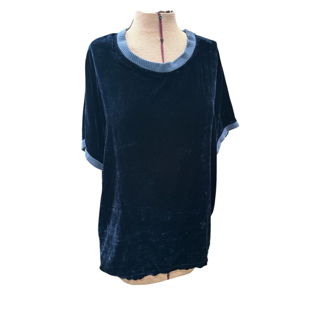 Johnny Was Navy Velvet Short Sleeve Top with Light Blue Trim Sz M